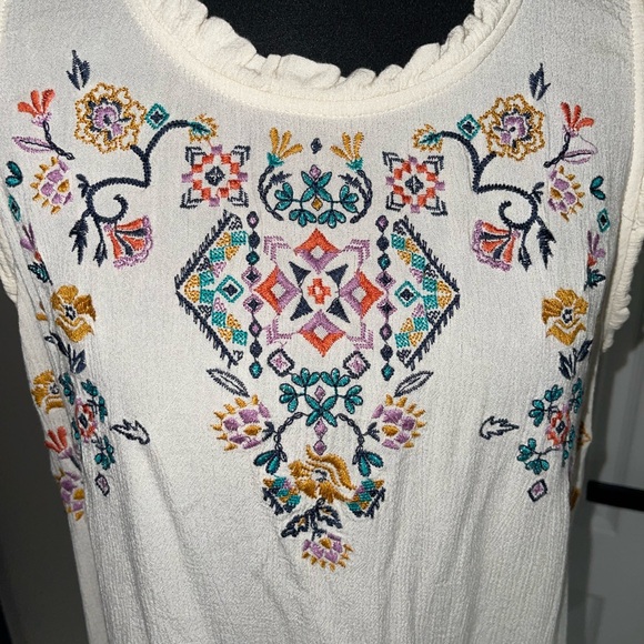 Ivory Sleeveless Embroidered Ruffled-Hem Tunic Top - Picture 2 of 3